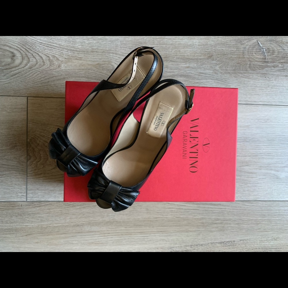 VALENTINO GARAVANI - Black Bow Tie Pumps